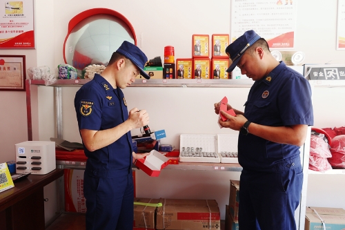 南江大隊(duì)聯(lián)合縣市場監(jiān)管局開展消防產(chǎn)品專項(xiàng)檢查，筑牢基層安全防線